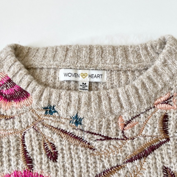 Woven Heart Chunky Knit Floral Embroidered Sweater Cable Knit Oatmeal Medium - Picture 4 of 5
